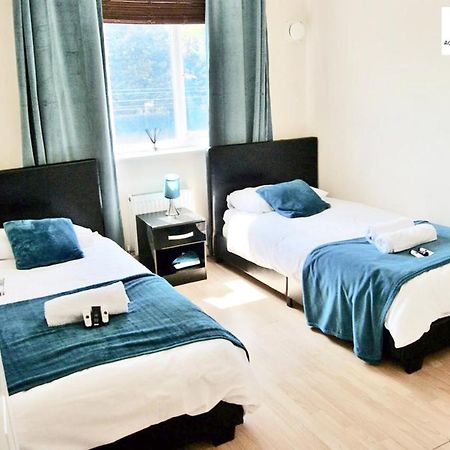2 Bedroom Apartment At Dagenham , Adonai Serviced Accommodation, Free Wifi And Parking Exterior photo